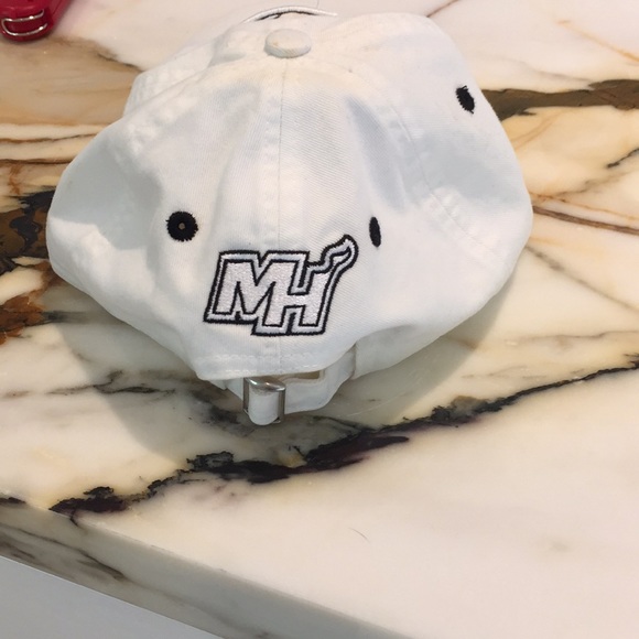 Miami Heat Retro White Fire Hat - Picture 2 of 4